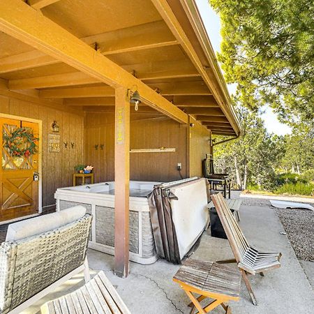 Peaceful Strawberry Cabin Fire Pit And Hot Tub Pine 외부 사진