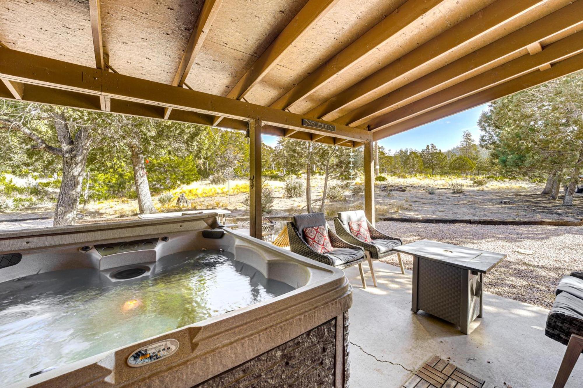 Peaceful Strawberry Cabin Fire Pit And Hot Tub Pine 외부 사진